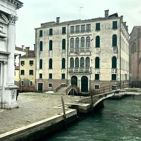 Ampio E Tranquillo Nel Cuore Di Appartamento